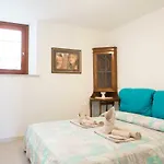 Blue Portrait House Golfo Aranci