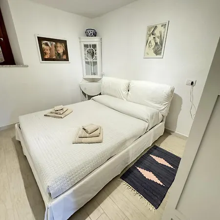 Blue Portrait House Apartment
